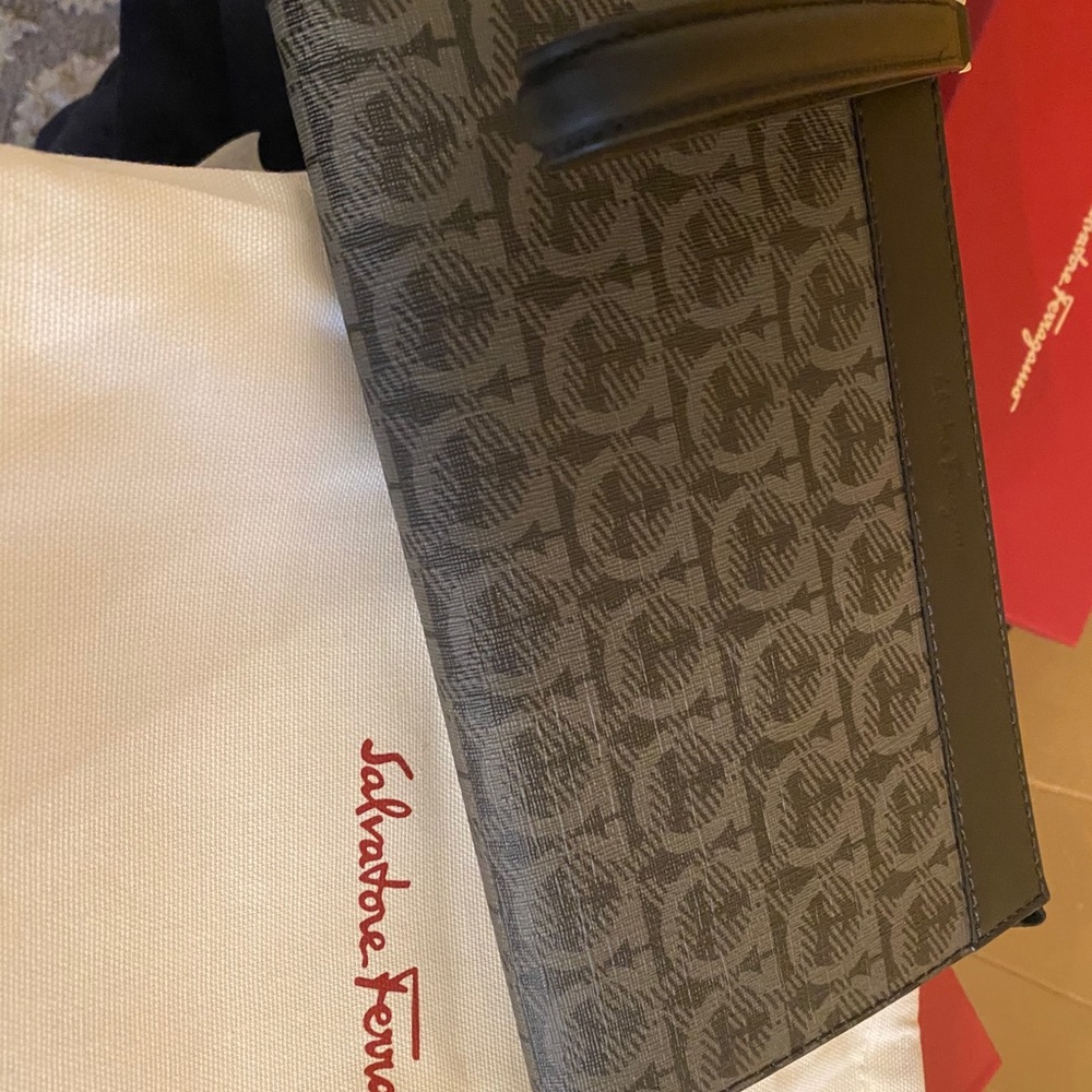 Authentic Travel Gincini Document Holder